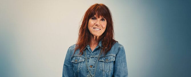 Hanne Boel live med band på Teaterbygningen i Køge torsdag 5. november 2026. Glæd dig til en blanding af nyt materiale og de ikoniske sange.