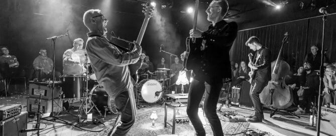 Uffe Steen Trio & Vestbo Trio på Teaterbygningen i Køge lørdag den 12. september 2026 kl. 20.00. En medrivende og groovy koncertoplevelse.