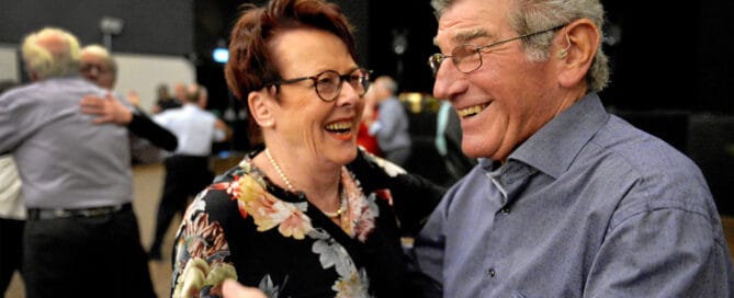 Seniordans med Glade Toner. Første Tirsdag i måneden. Dørene åbner kl. 13.00, dans til levende musik mellem kl. 14 og 17.