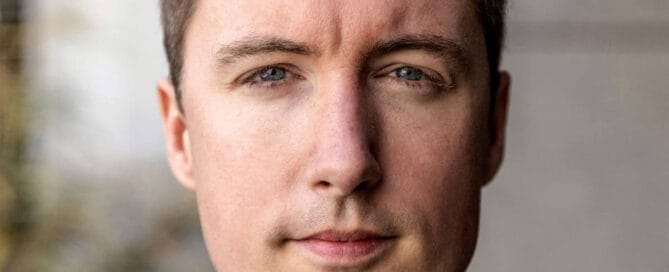 FOF Foredrag: Jacob Mark – Signalfejlpå Teaterbygningen i Køge, Bag Haverne 1, 4600 Køge onsdag 27. maj 2026 kl. 19.00.