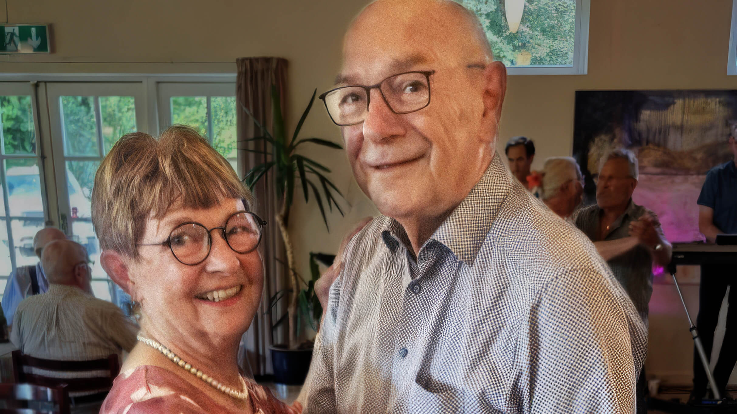 Seniordans med Glade Toner. Første Tirsdag i måneden. Dørene åbner kl. 13.00, dans til levende musik mellem kl. 14 og 17.